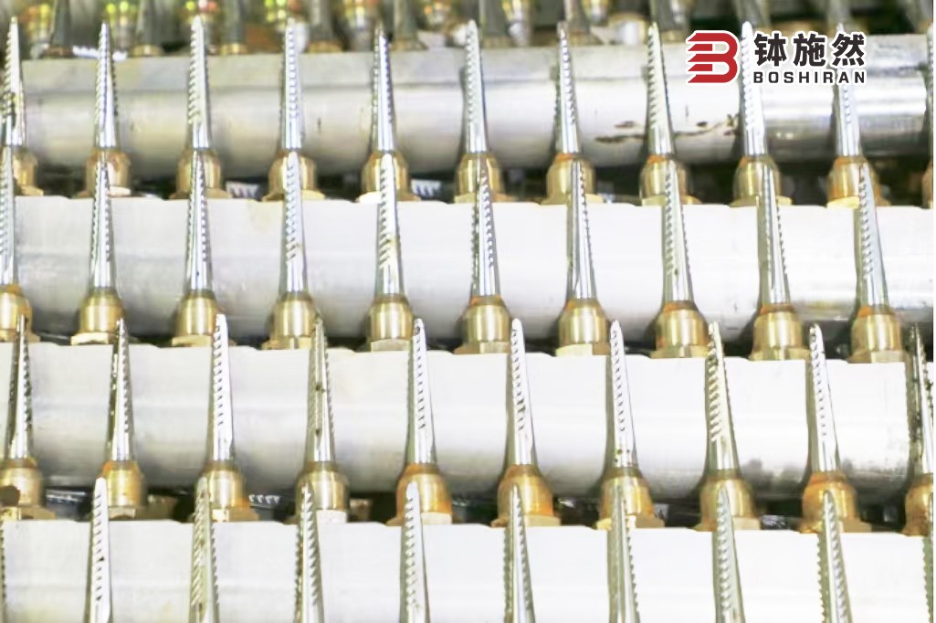 Enter the workshop! Cotton pickers usher in the peak period of returning to the factory for maintenance and maintenance, vigorously improving the level of agricultural mechanization